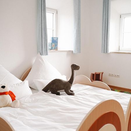 Black Horse Family Apartment - Barrierearm - Pfotenglueck - Familienzeit By Loewenherz Homes Stephanskirchen Экстерьер фото