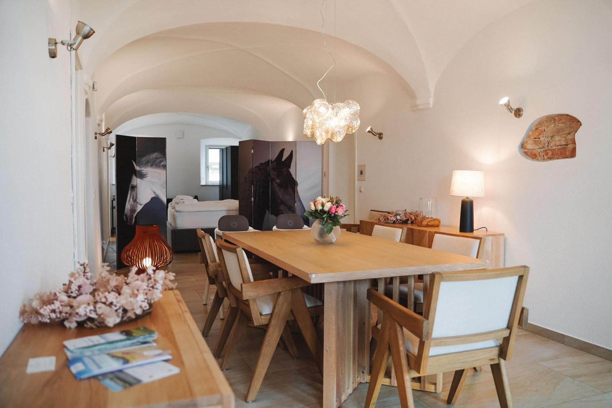 Black Horse Family Apartment - Barrierearm - Pfotenglueck - Familienzeit By Loewenherz Homes Stephanskirchen Экстерьер фото